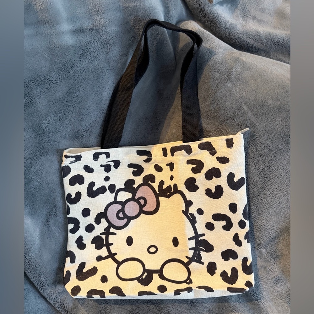 ❤️❤️SANRIO MYSTERY BUNDLE w/ Hello Kitty Canvas Zippered Tote